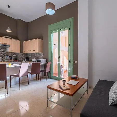 Urban Center Apartment *
