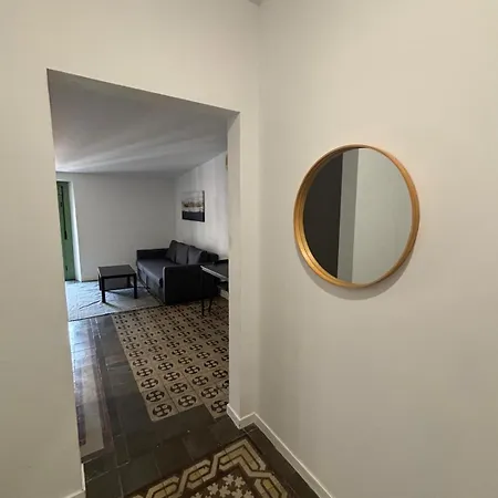 Urban Center Apartment *